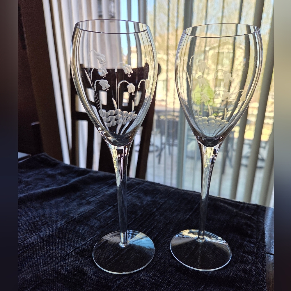 Vintage Toscany Hand Blown Etched Floral Long Stem Wine Glasses